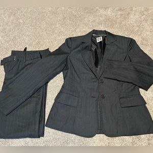 Anne Klein Pant Suite size 8